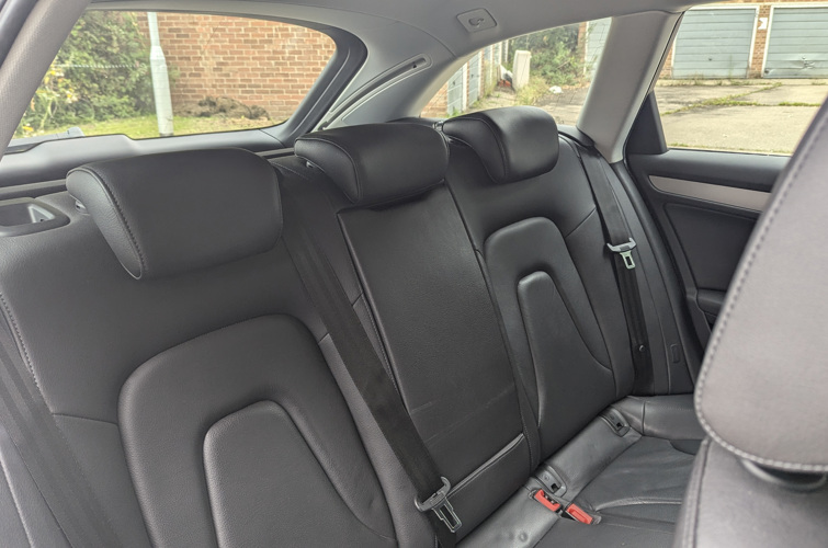 Audi A4 Avant 2014 2.0l TFSI Quattro - photo 7