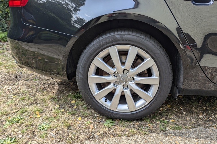 Audi A4 Avant 2014 2.0l TFSI Quattro - photo 7