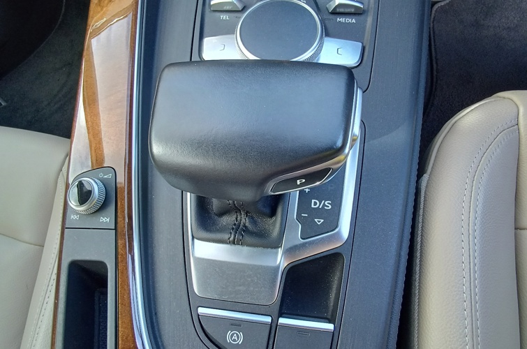 Audi A4 Avant Quattro 2016 2.0l TFSI - photo 16