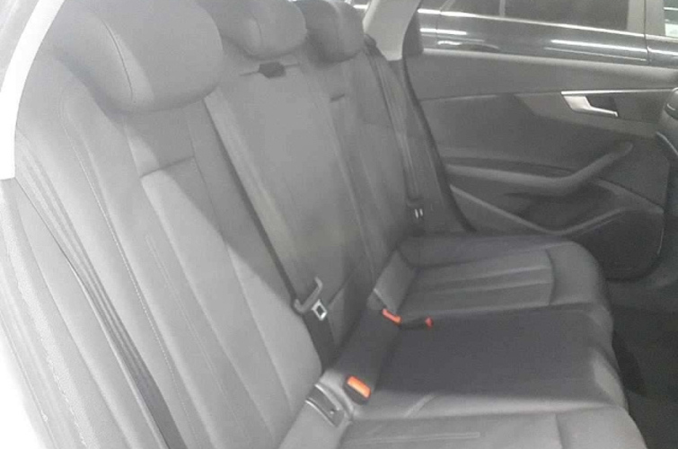 Audi A4 Avant 2018 2.0l TFSI - photo 4