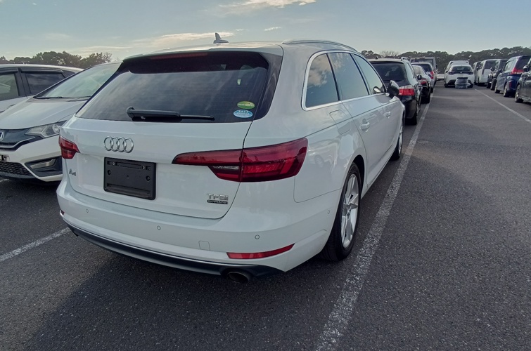 Audi A4 Avant 2018 2.0l TFSI - photo 7